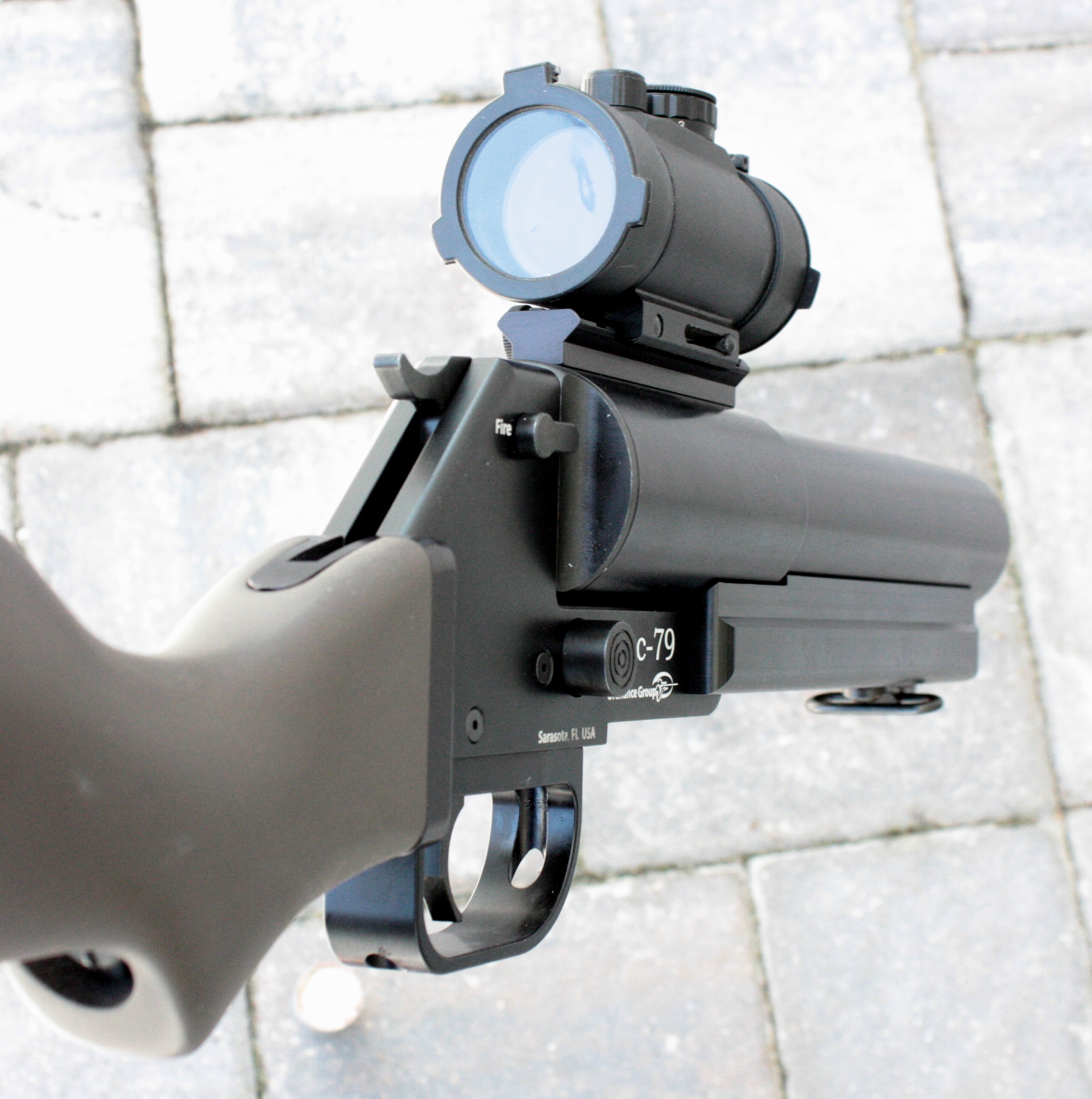 UTG RED DOT 4.0 MOA DOT 38MM WITH INTEGRAL MOUNT